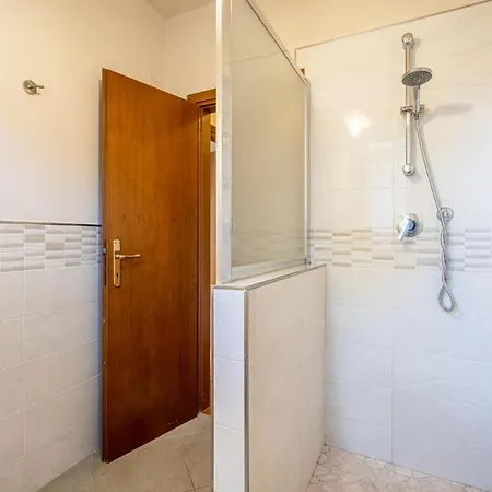 Alloro 2 Apartment